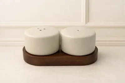 Salt Peper Shaker 1